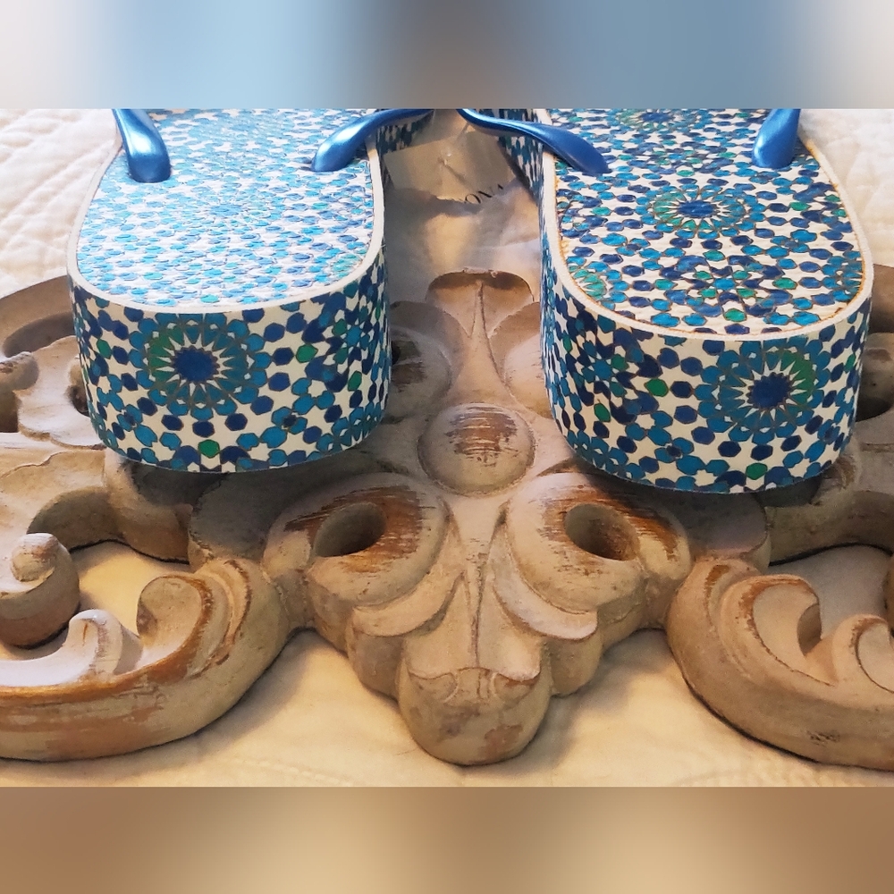 New blue flip flops. - Picture 6 of 11